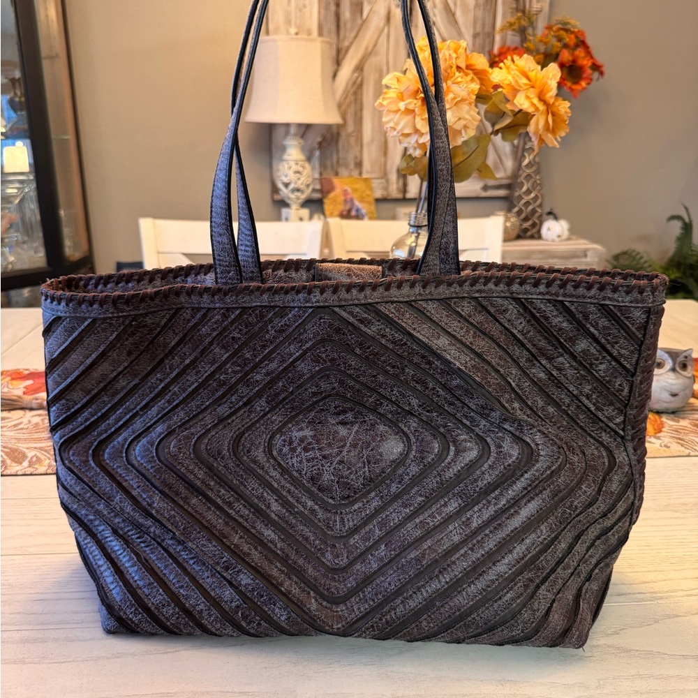 Black Rivet Textured Dark brown Tote from Wilson’s Leather! Like new!